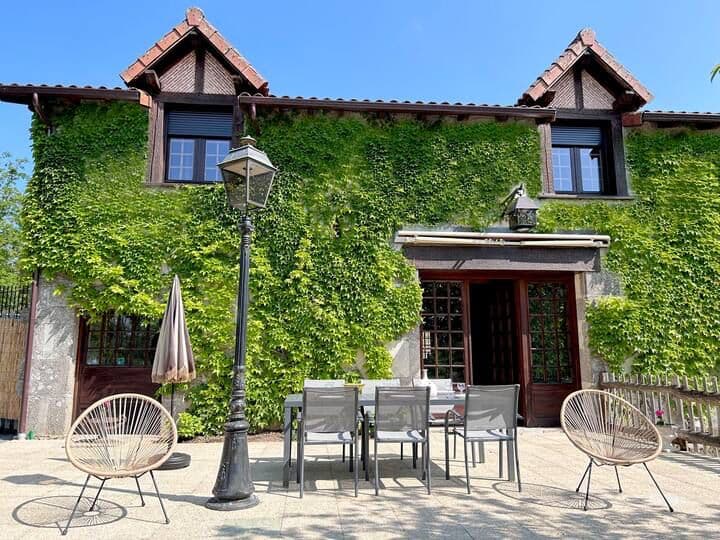 Maison au cœur du Périgord vert avec étang de 3ha 
