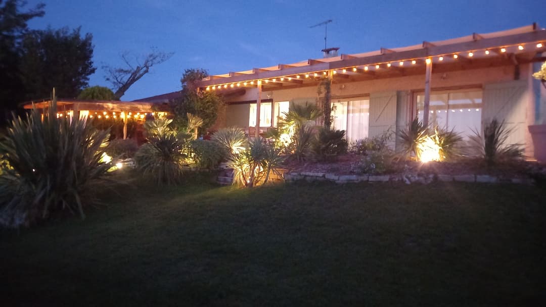 Séjour pêche Tarn-et-Garonne : maison au bord de l'eau avec bateaux