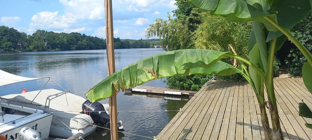 Séjour pêche Tarn-et-Garonne : maison au bord de l'eau avec bateaux