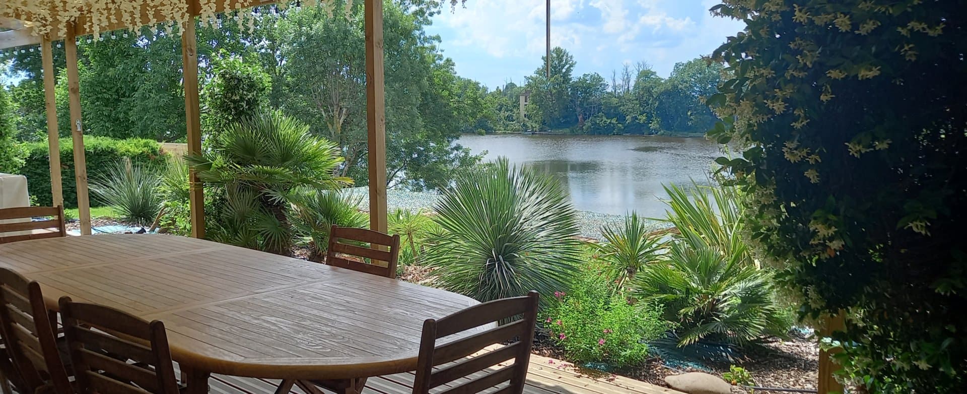 Séjour pêche Tarn-et-Garonne : maison au bord de l'eau avec bateaux