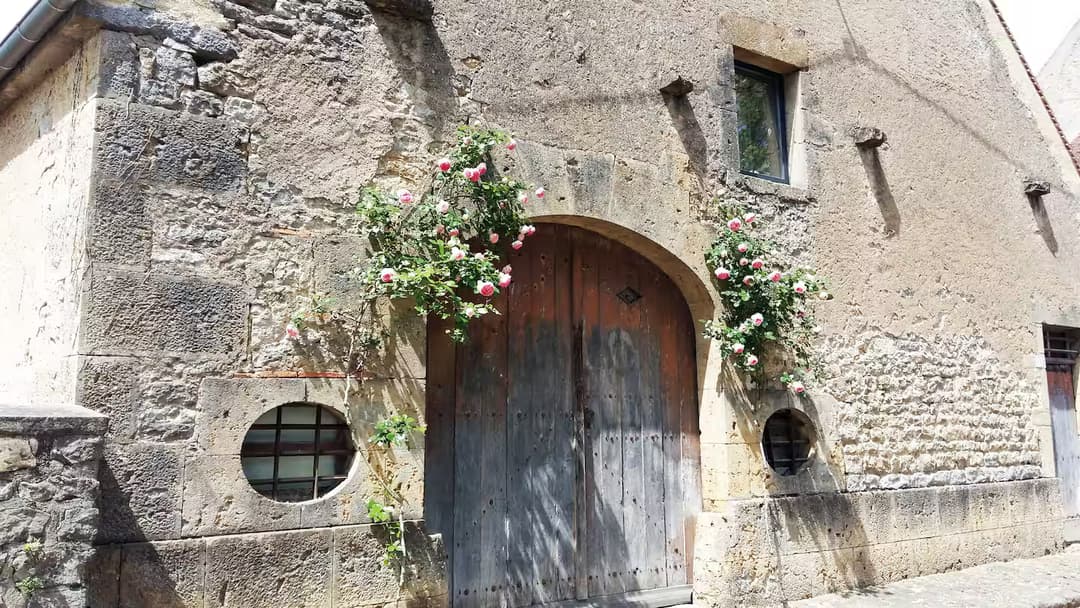 Gite d'Hippolyte avec étang piscicole privé à 8 km