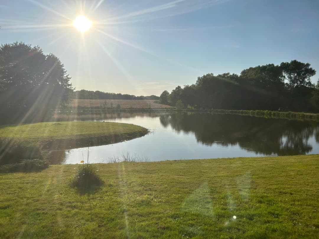 Etang à louer de 1.5ha avec une cabane 