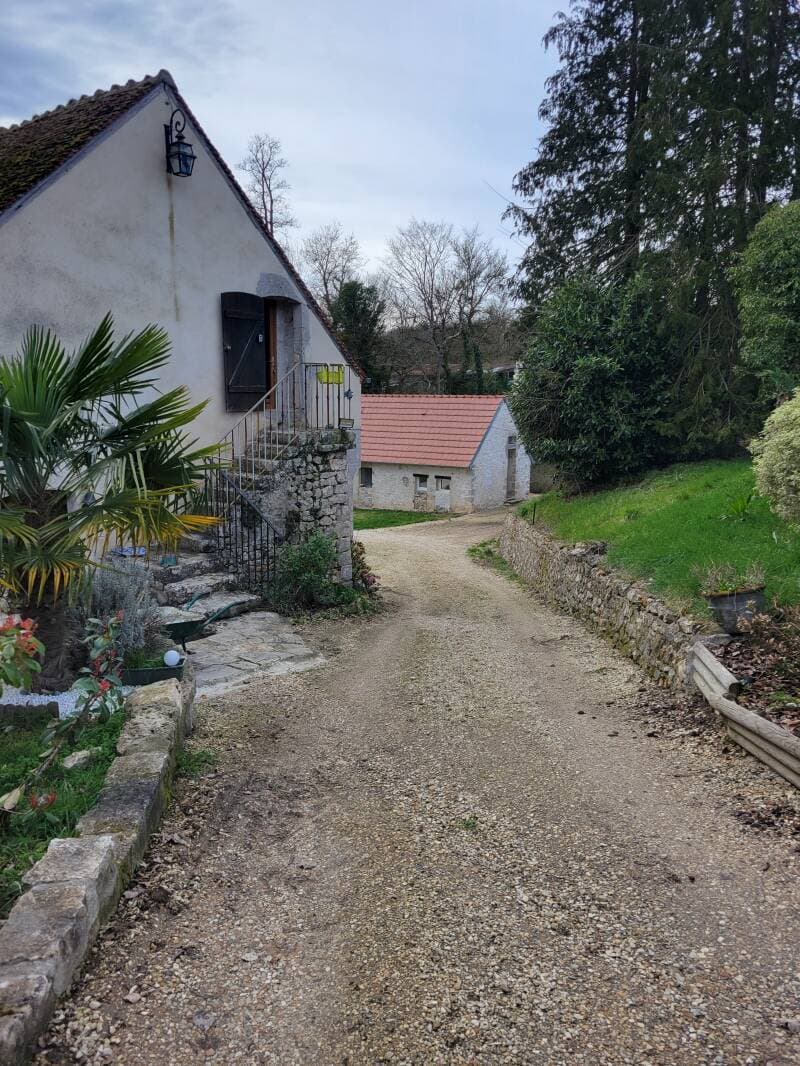 Gite 4 personnes à l’étage  avec étang de 9 hectares 