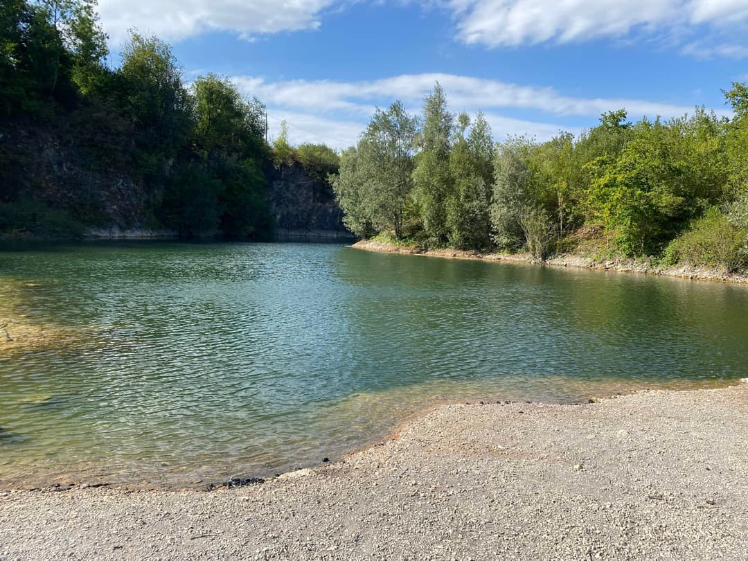 Etang en gravière de 2.5ha avec 12m de profondeur