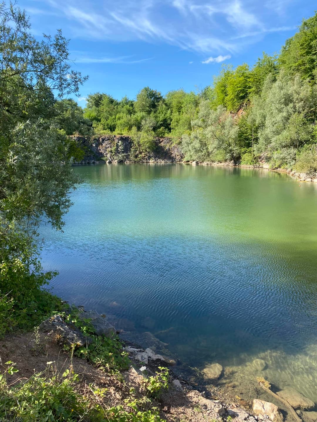 Etang en gravière de 2.5ha avec 12m de profondeur