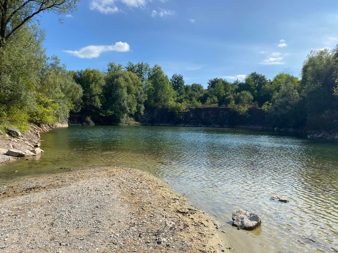 Etang en gravière de 2.5ha avec 12m de profondeur