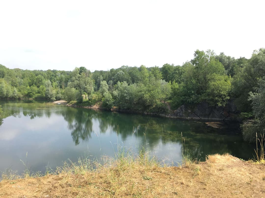 Etang en gravière de 2.5ha avec 12m de profondeur