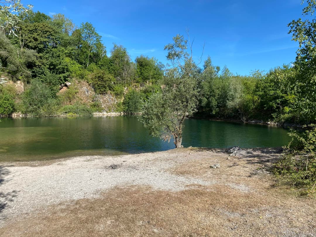 Etang en gravière de 2.5ha avec 12m de profondeur