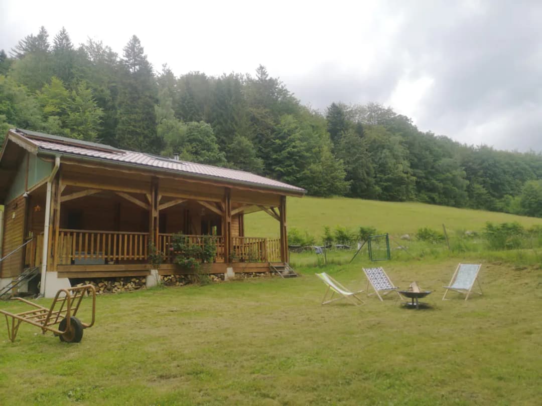 Chalet et étang près de Gérardmer 