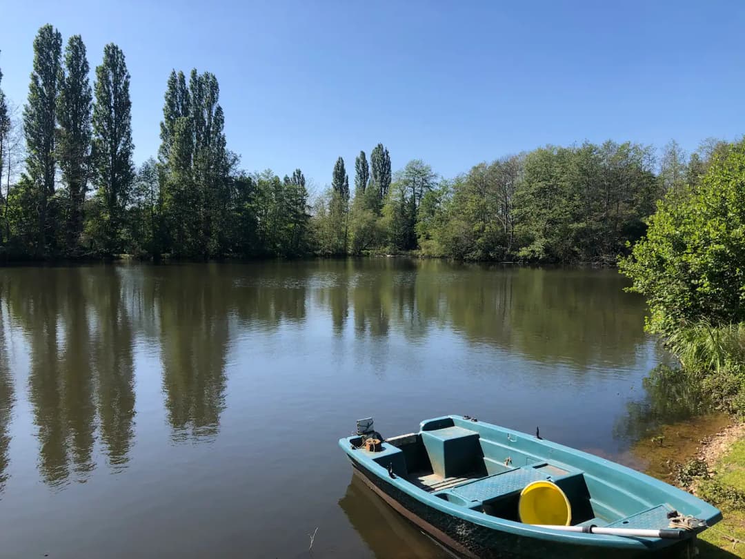 Louez 2 étangs avec une chambre tout équipée + camping autorisé dans l’eure 