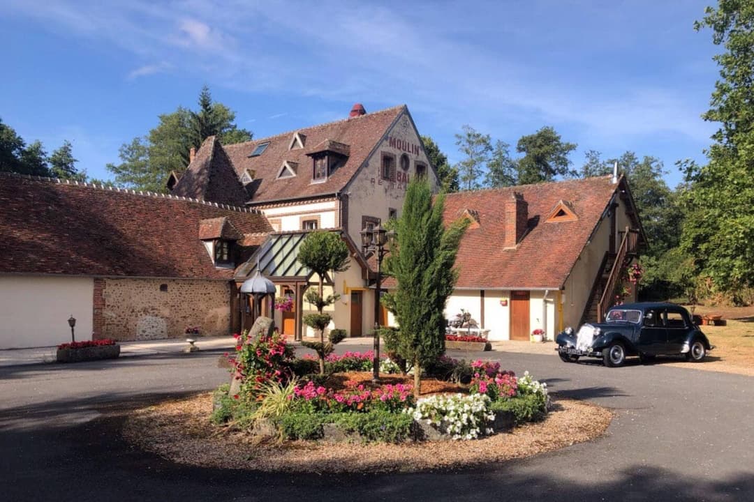 Domaine d’Exception avec Gîte de : 11 Chambres, 45 Lits et 2 Étangs 