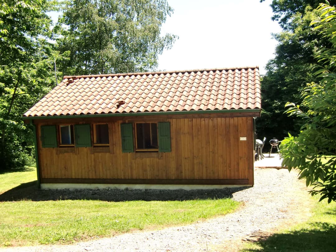Chalet avec étang de pêche privé à la ferme 