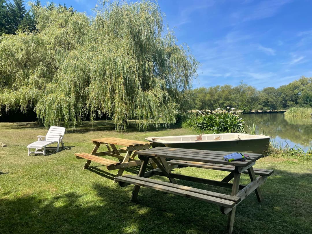 Etang de 1ha au coeur de la nature 