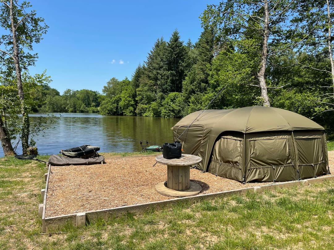 Etang du XVe siècle magnifique et préserver de 7 hectares. 