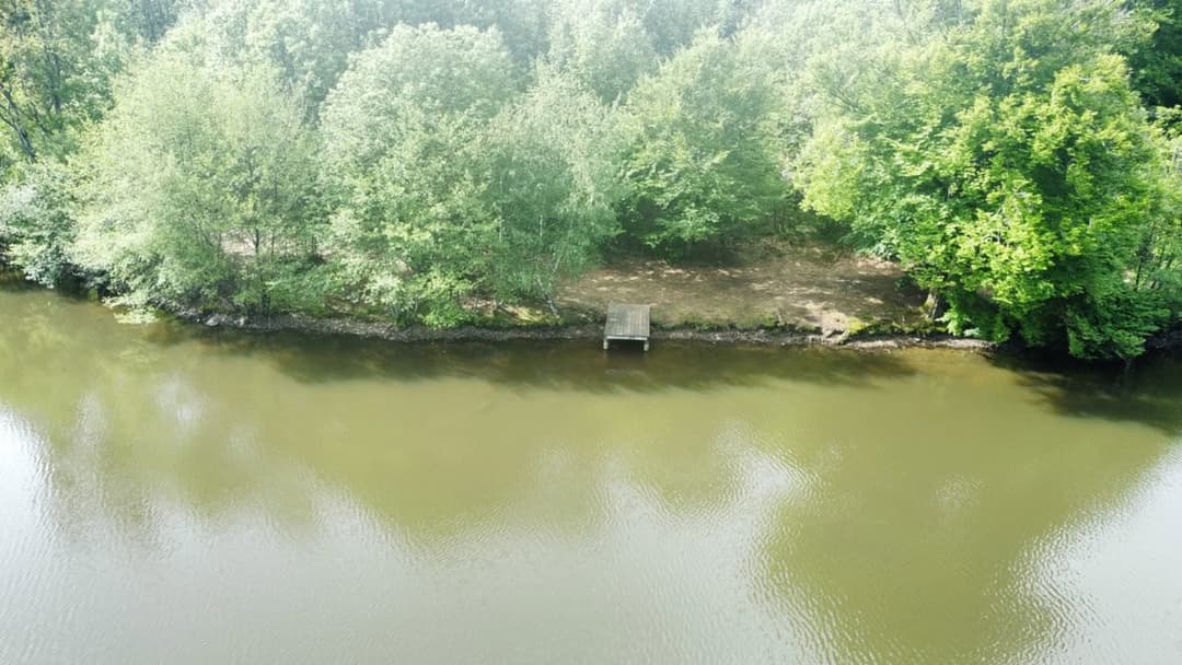Etang du XVe siècle magnifique et préserver de 7 hectares. 