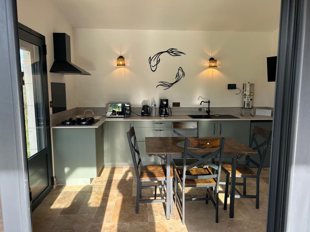 Etang avec son chalet en Nouvelle-Aquitaine 