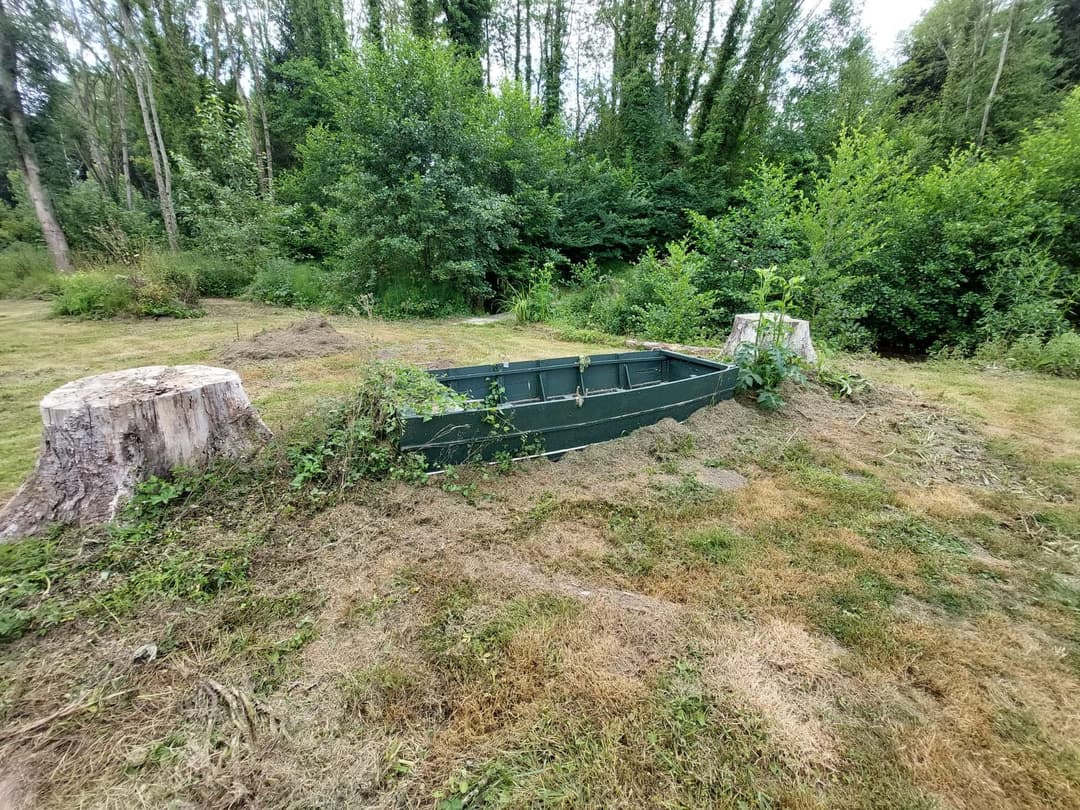 Terrain de loisir avec son étang de pêche 