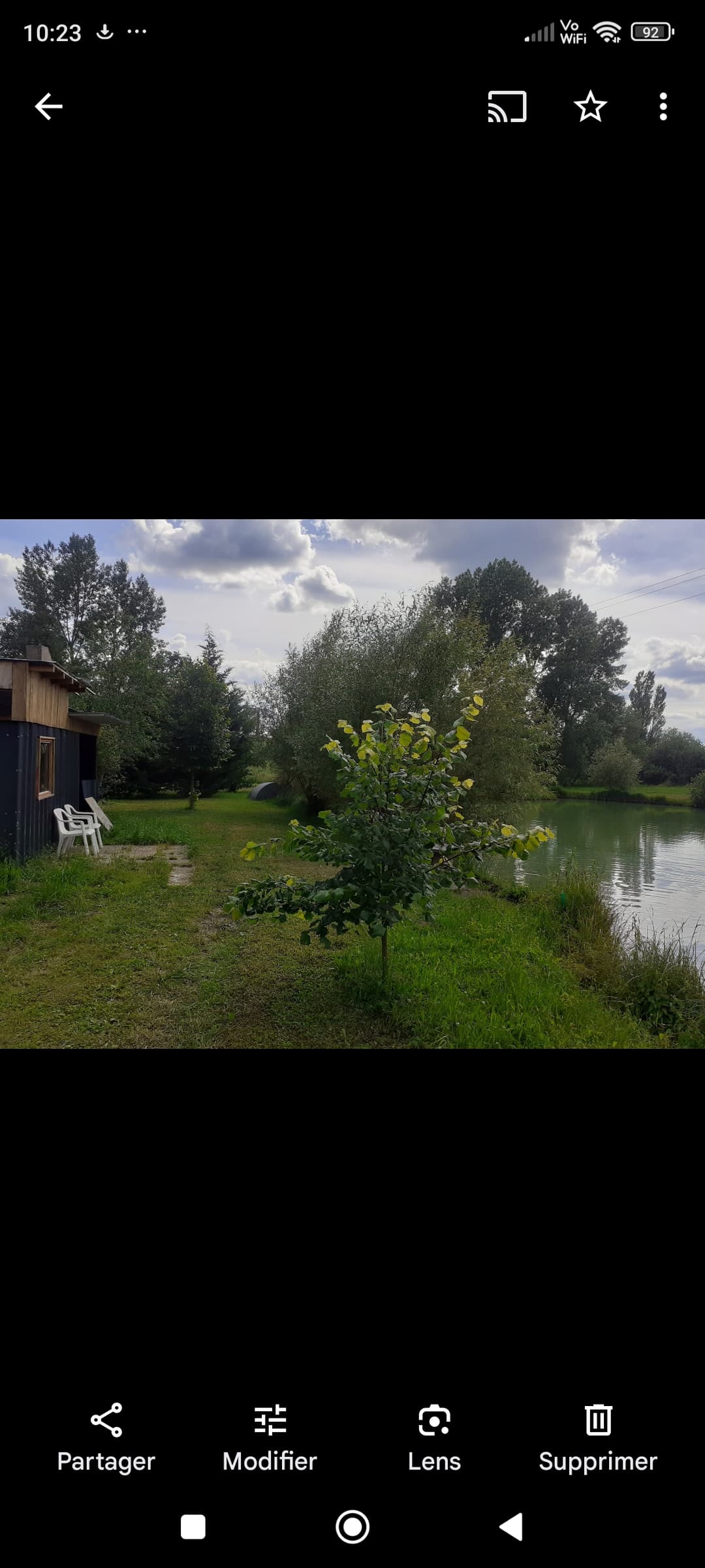 Terrain de loisirs avec etang