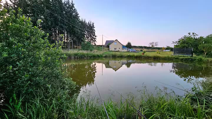 Gîte avec étang de pêche privé - étang des soays