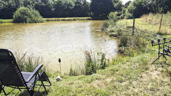 Gîte avec étang de pêche privé - étang des soays
