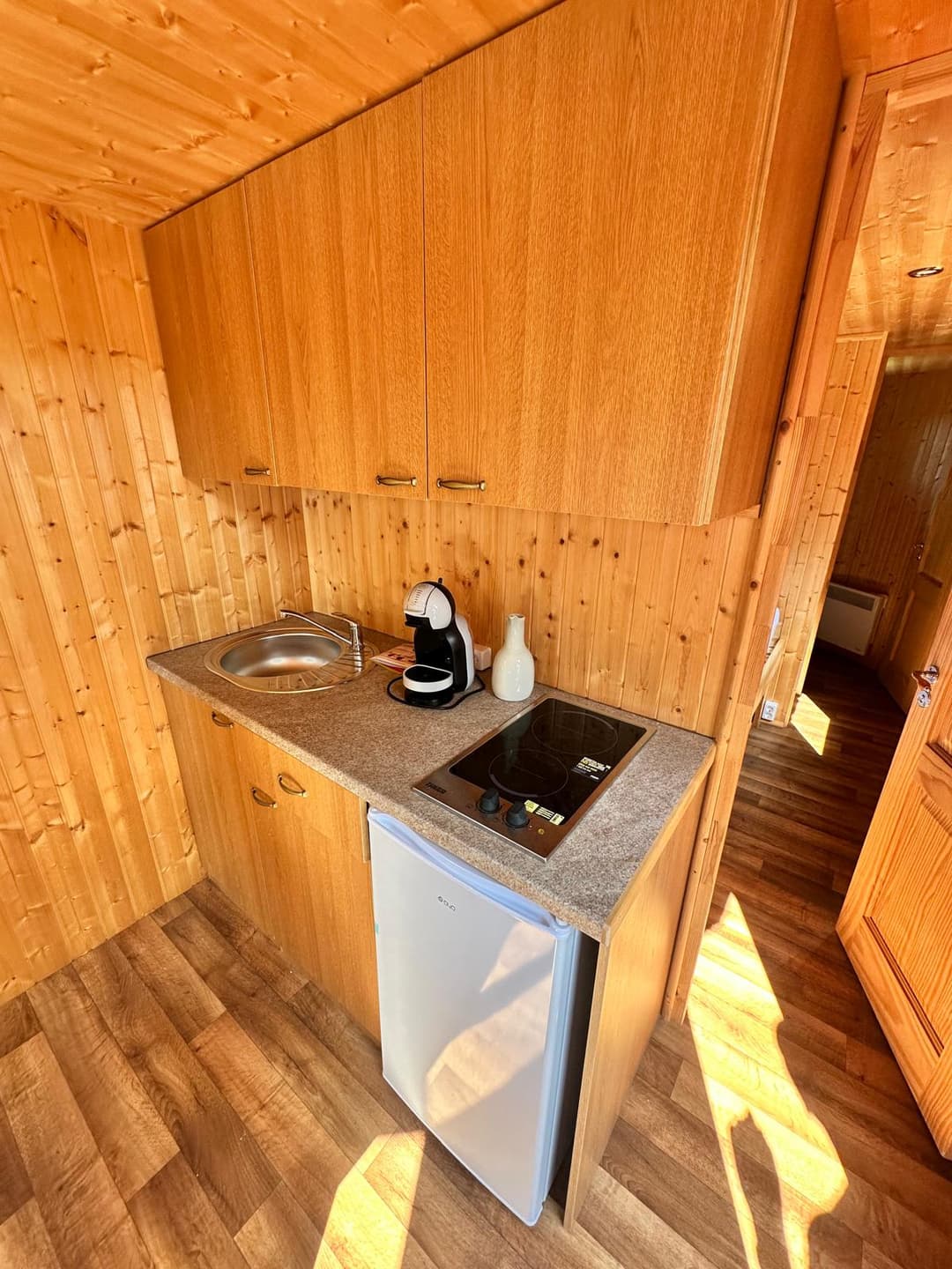 Cabane pour 4 personnes avec étang de pêche très poissonneux