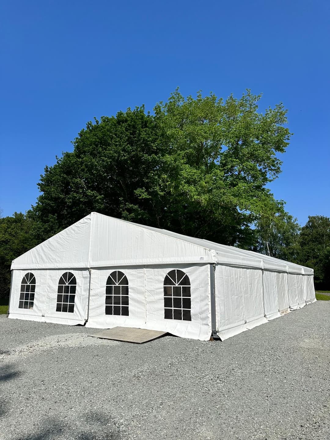 Cabane pour 4 personnes avec étang de pêche très poissonneux