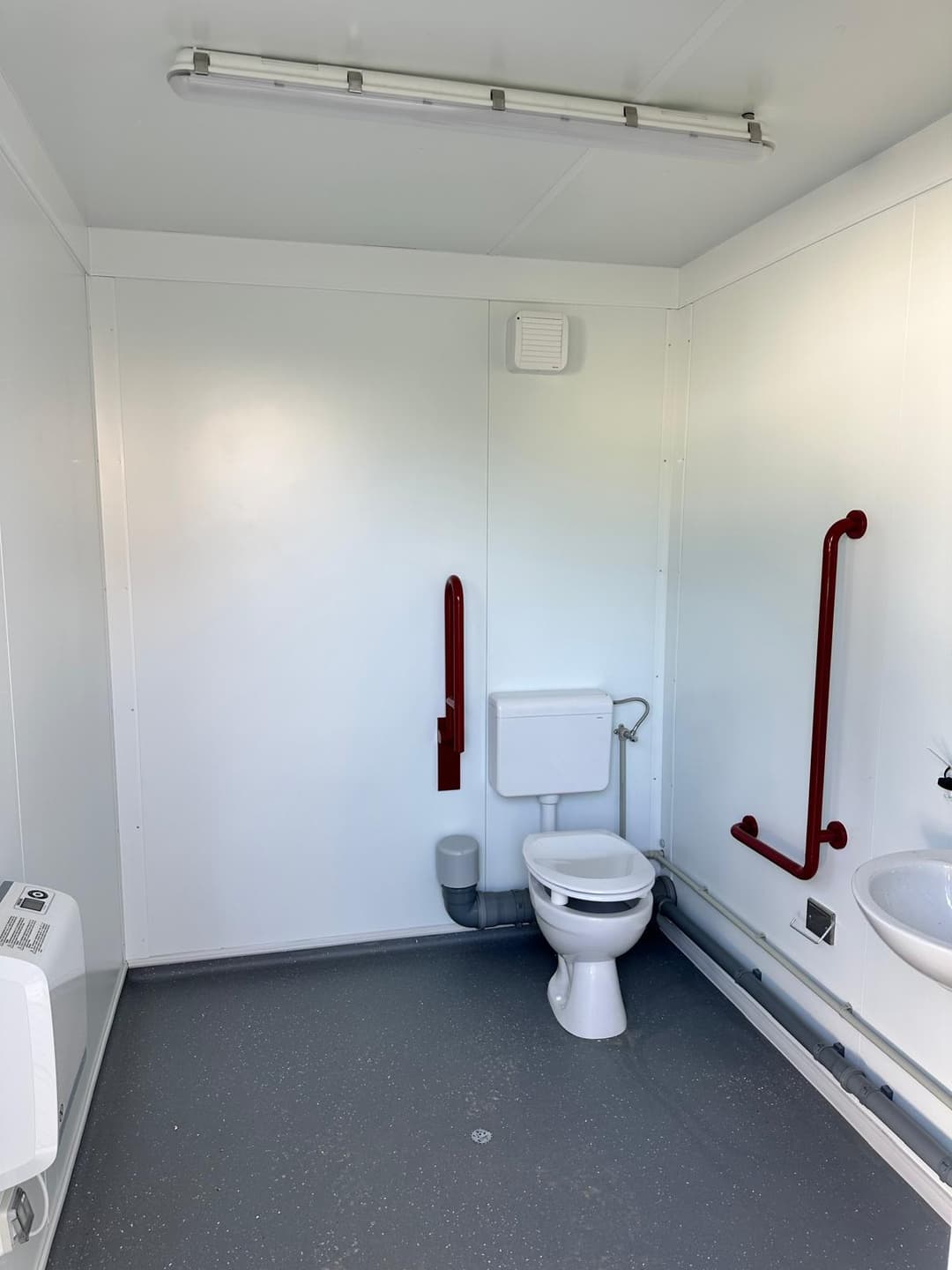 Cabane pour 4 personnes avec étang de pêche très poissonneux