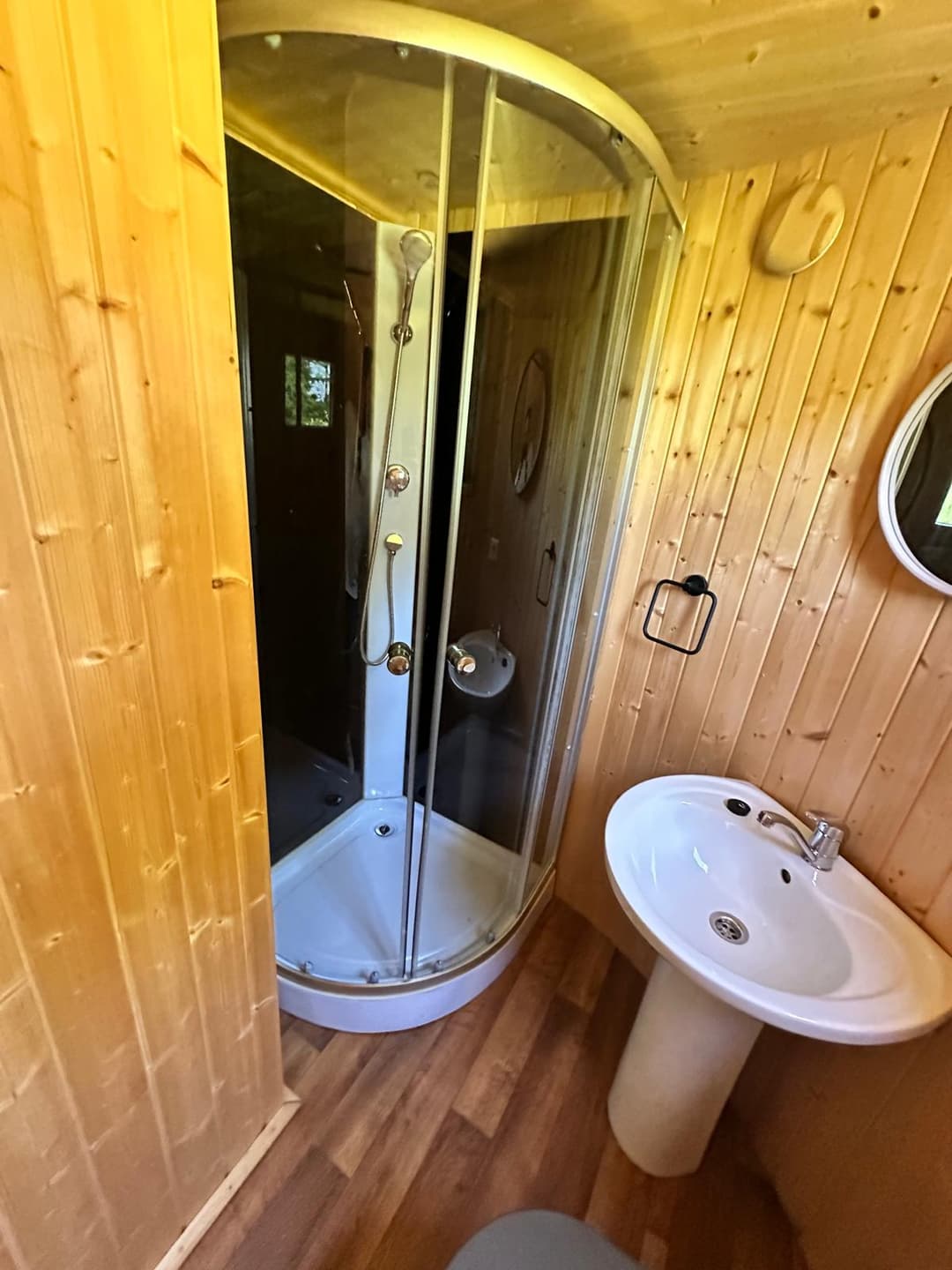 Cabane isolée + terrasse & pêche