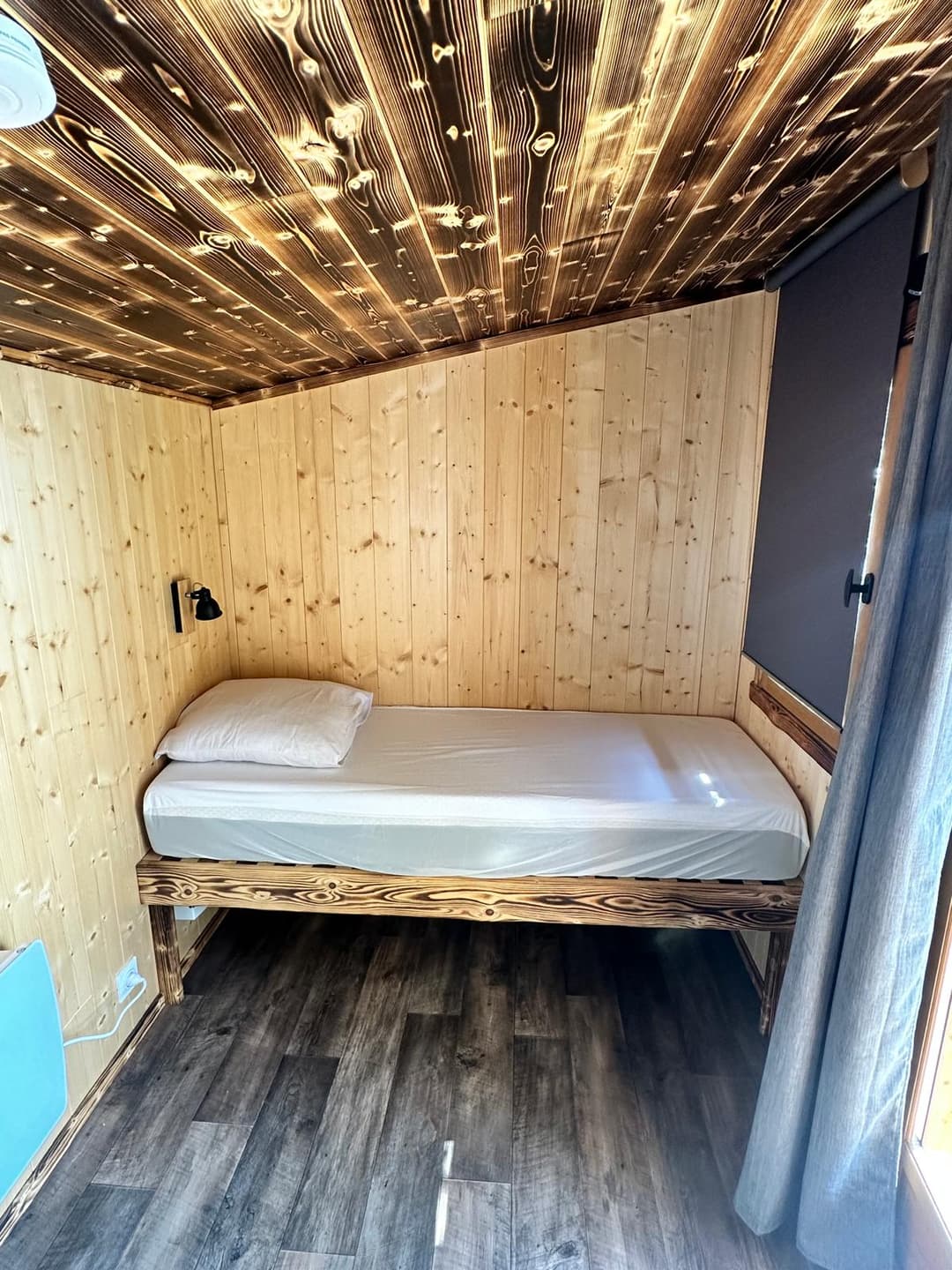 Chalet, tiny house & sauna au bord d’un étang privé de 3 ha