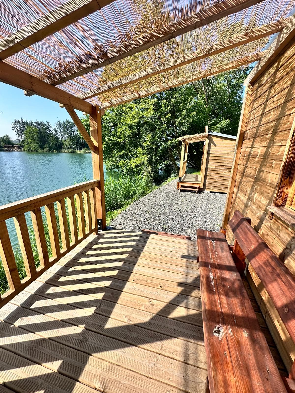 Chalet, tiny house & sauna au bord d’un étang privé de 3 ha