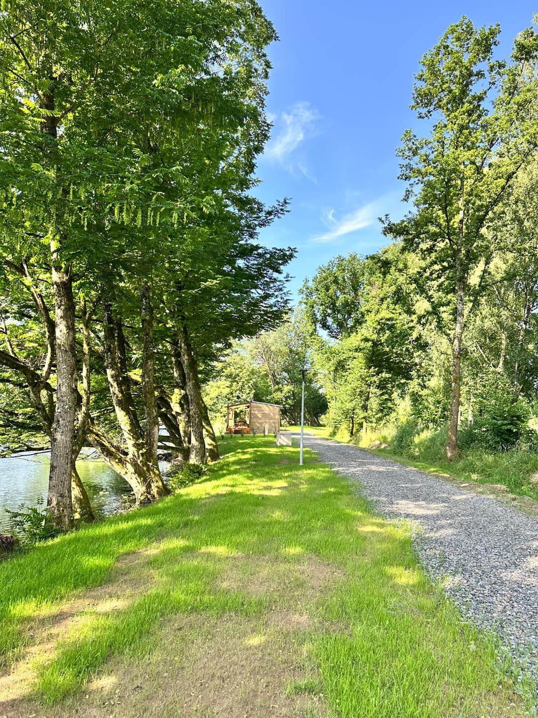 Chalet, tiny house & sauna au bord d’un étang privé de 3 ha