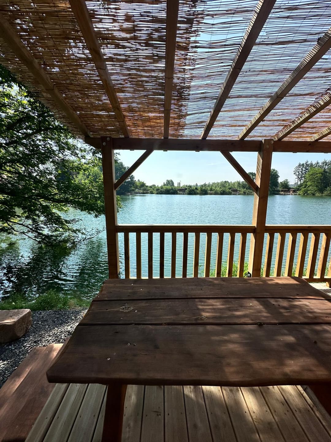 Chalet, tiny house & sauna au bord d’un étang privé de 3 ha