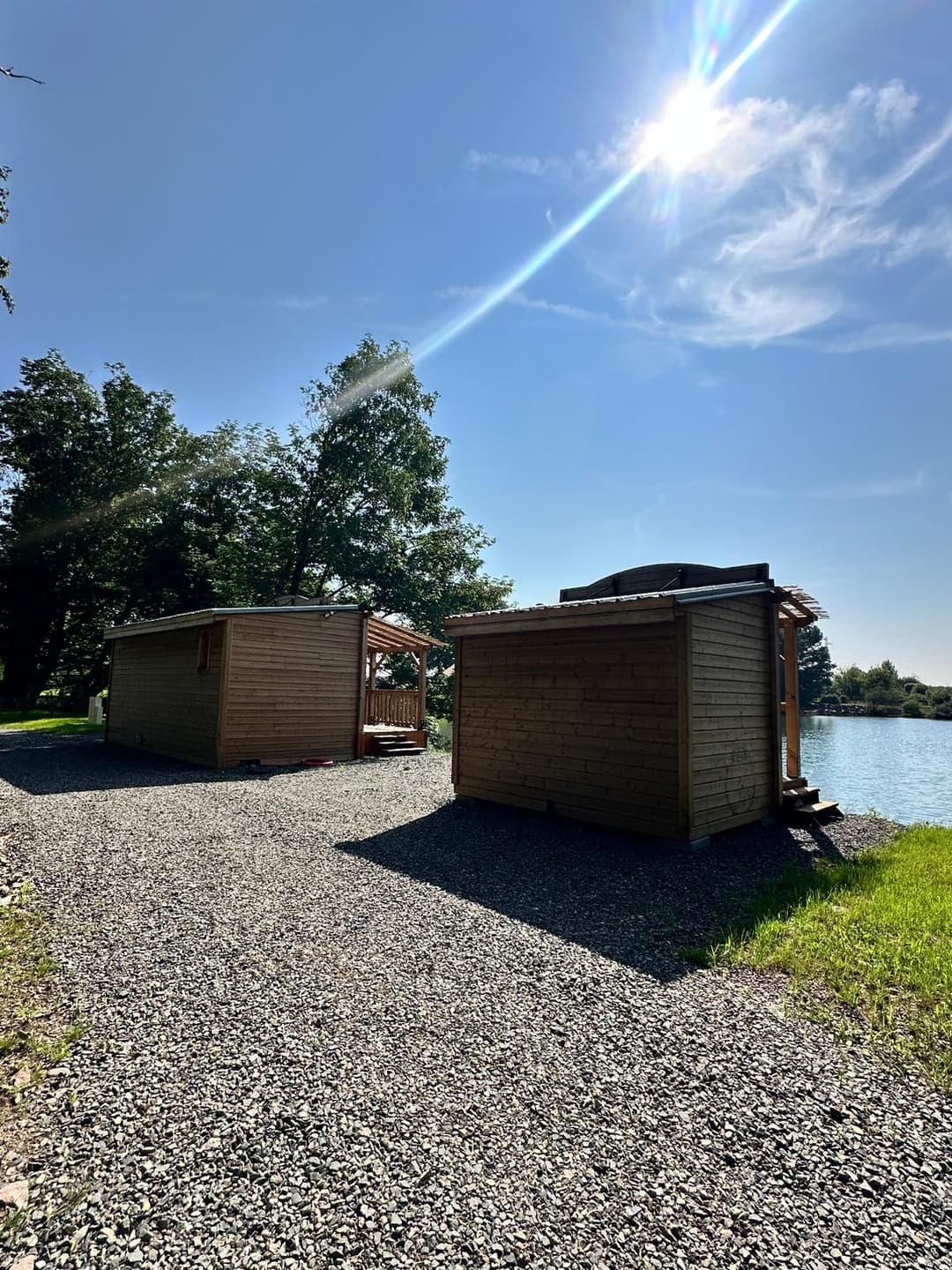 Chalet, tiny house & sauna au bord d’un étang privé de 3 ha