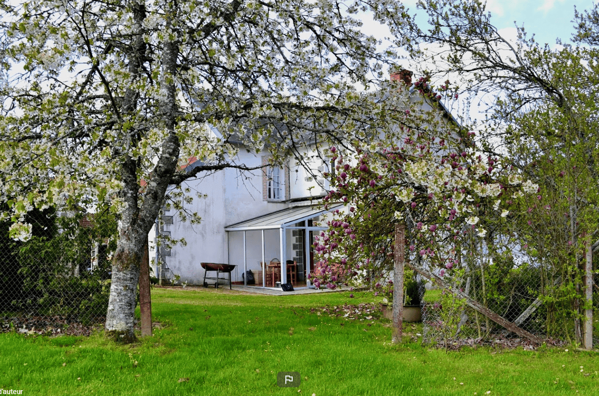 Gîte 12 couchages avec son étang de 3ha 