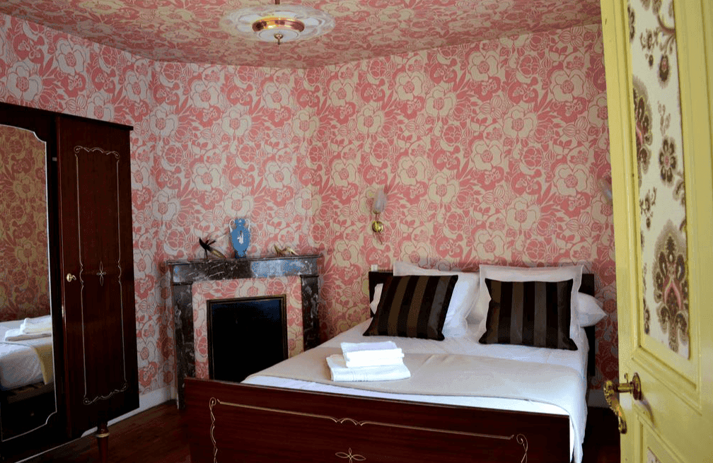 Gîte 12 couchages avec son étang de 3ha 