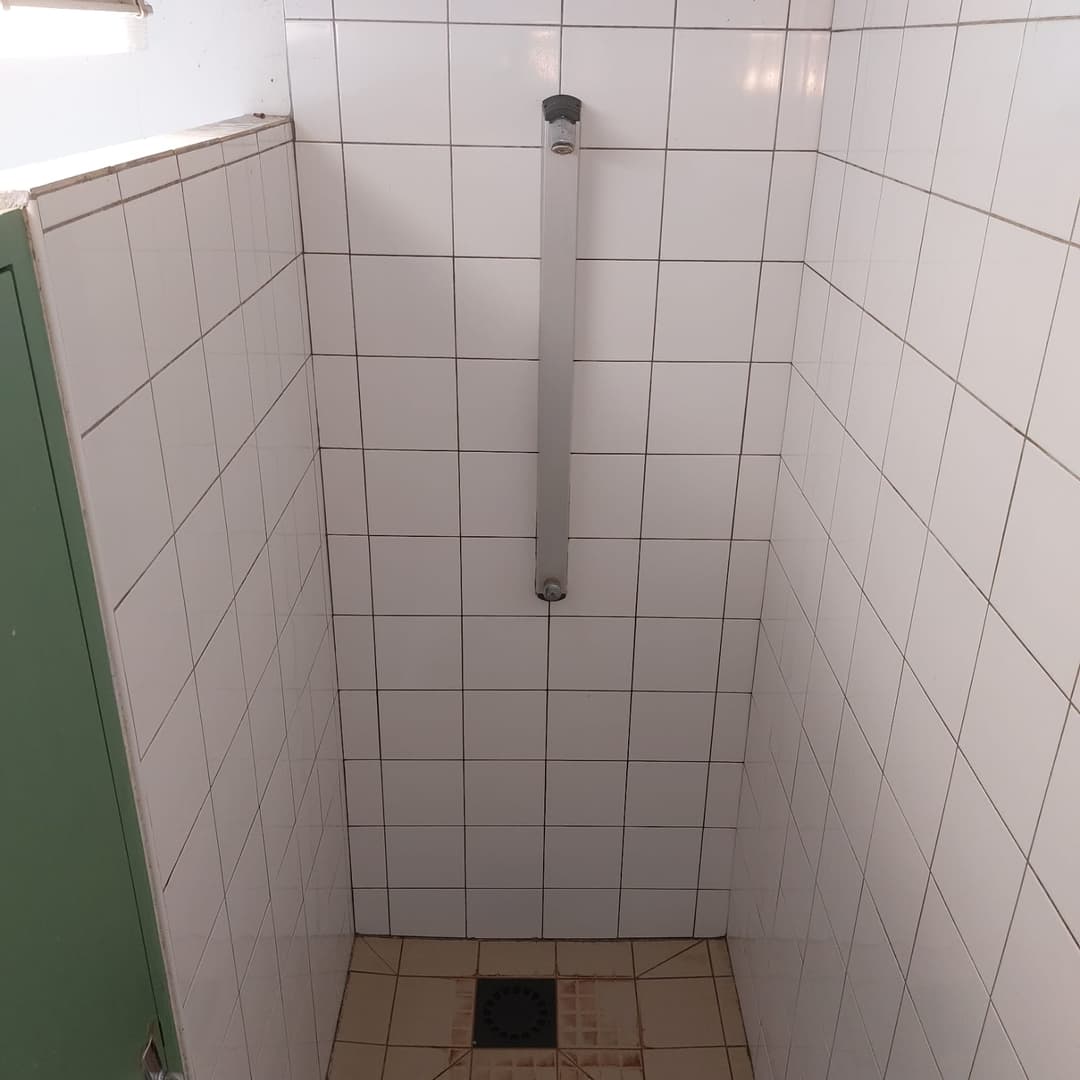 Étang de 12 ha avec lodge tout équipé, paradis pour les amateurs de poissons trophées 
