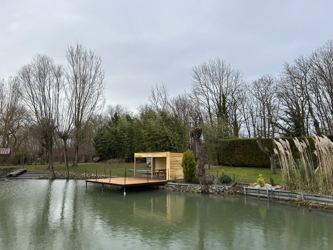 Étang spécialement conçu pour les adeptes de la pêche au coup feeder et anglaise 
