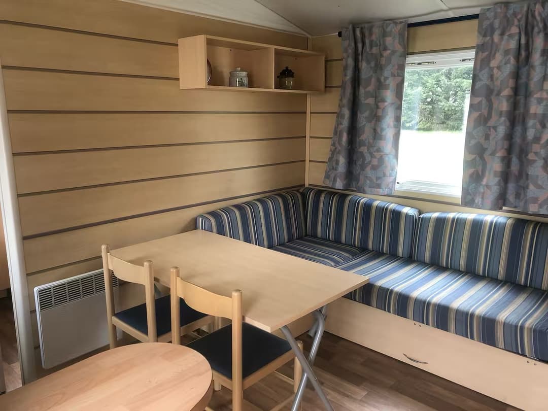 Mobil-home tout confort avec accès à un étang privé de 2 hectares