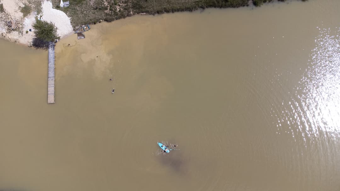 Étang privé au cœur du Périgord Blanc à 1h30 de Bordeaux
