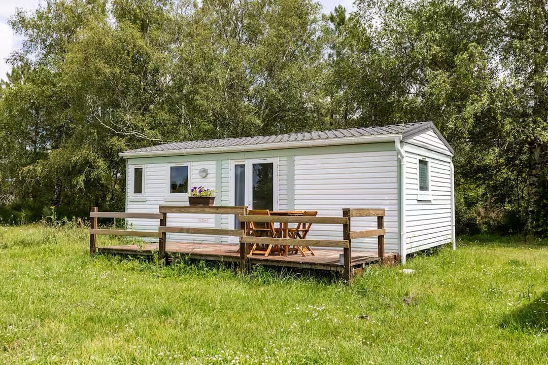 Mobil-home tout confort en bord d’eau, au cœur du Médoc