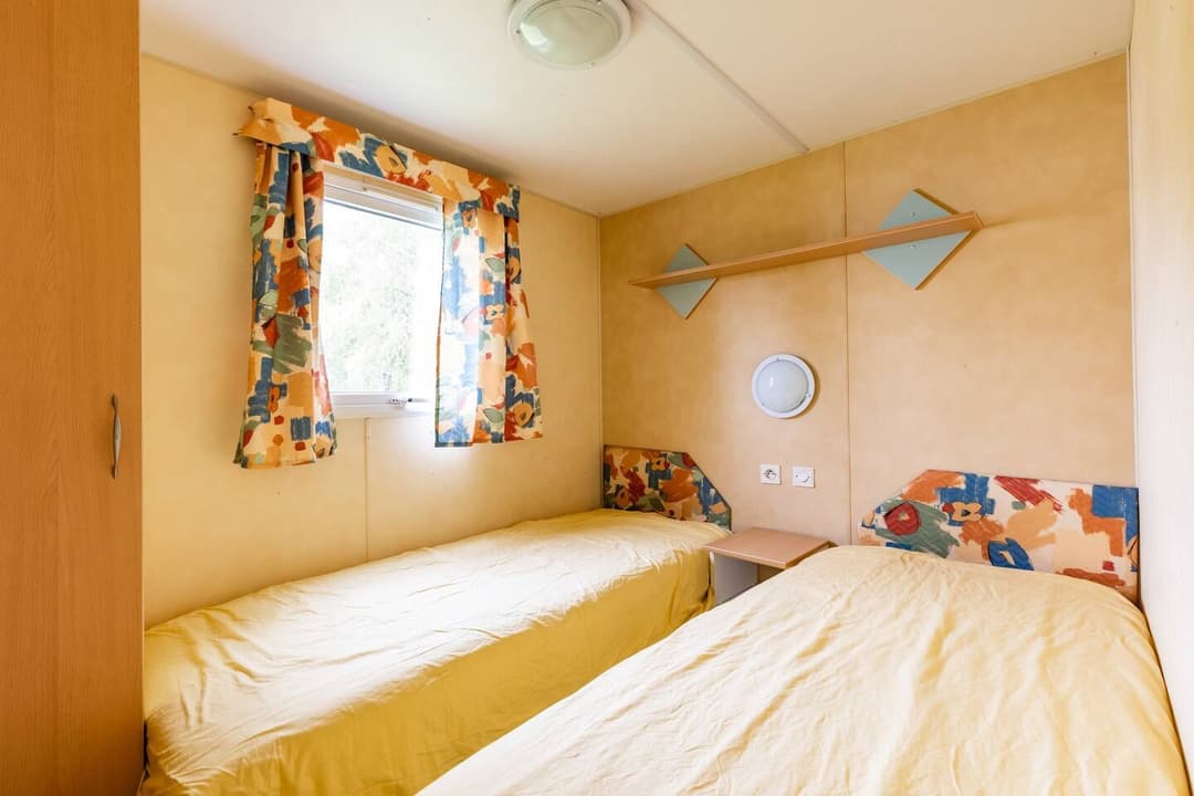 Mobil-home tout confort en bord d’eau, au cœur du Médoc