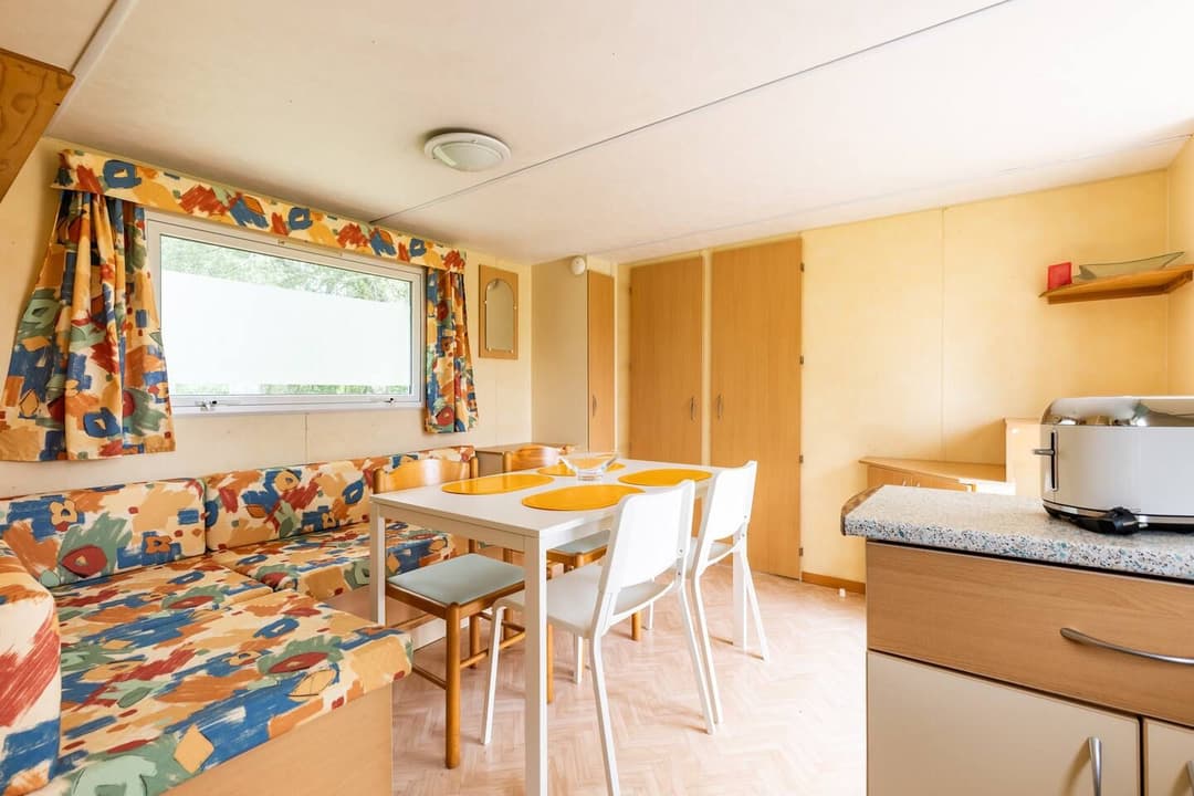 Mobil-home tout confort en bord d’eau, au cœur du Médoc