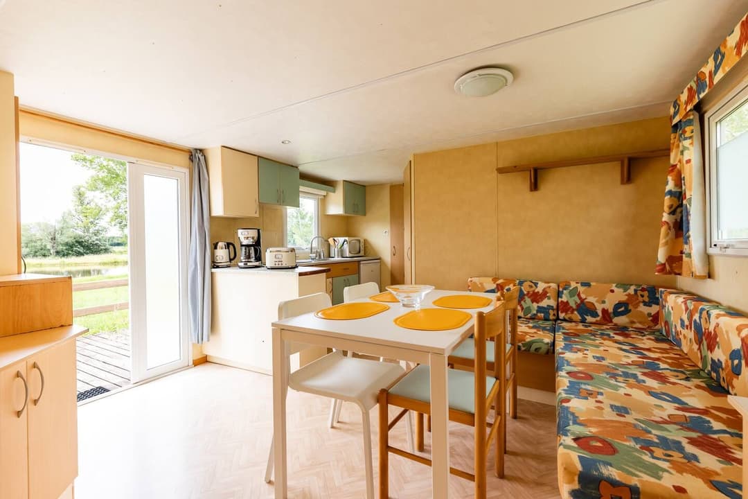 Mobil-home tout confort en bord d’eau, au cœur du Médoc