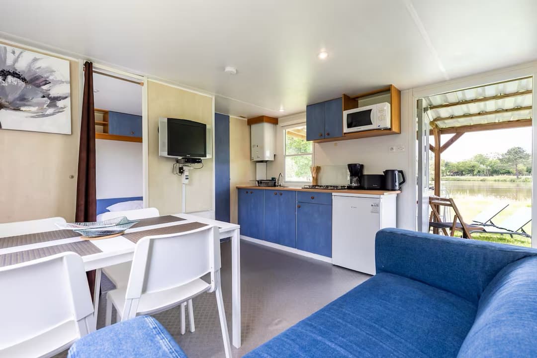 Mobil-home tout confort pour 4 personnes en Médoc
