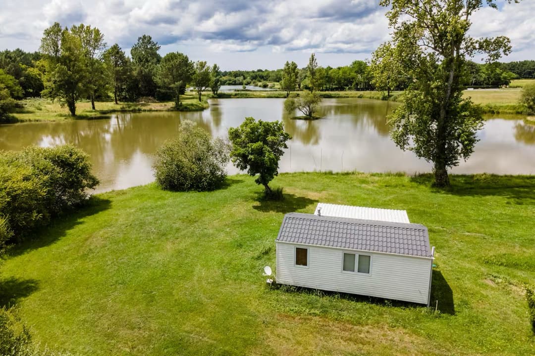 Mobil-home tout confort pour 4 personnes en Médoc