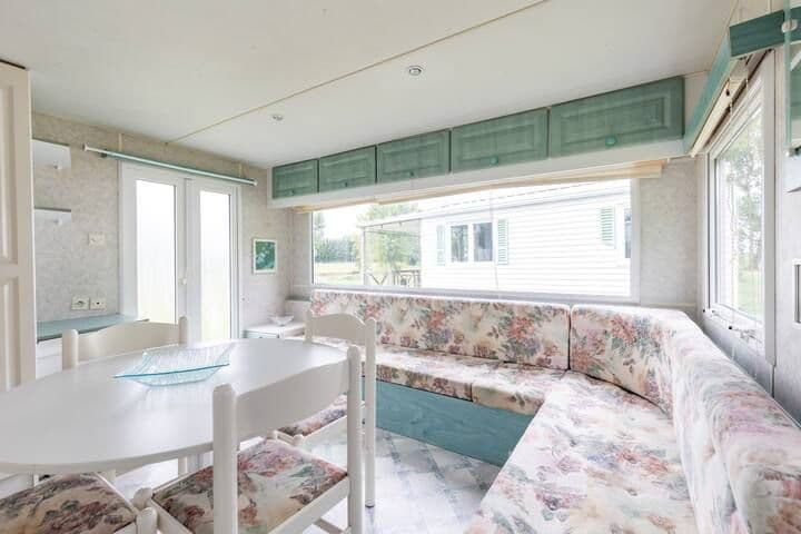 Mobil-home tout confort en bord d’eau, au cœur du Médoc