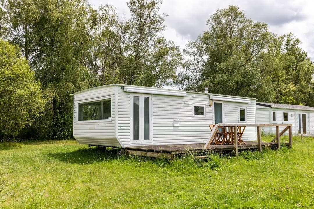 Mobil-home tout confort en bord d’eau, au cœur du Médoc