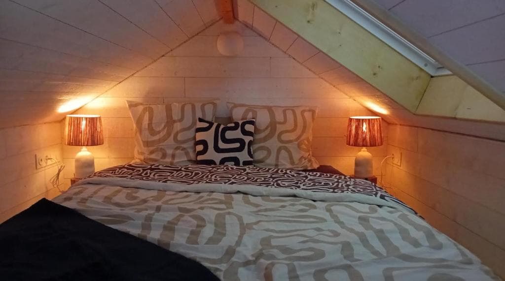 Pêche et nature : votre Tiny House écologique au bord de l'eau