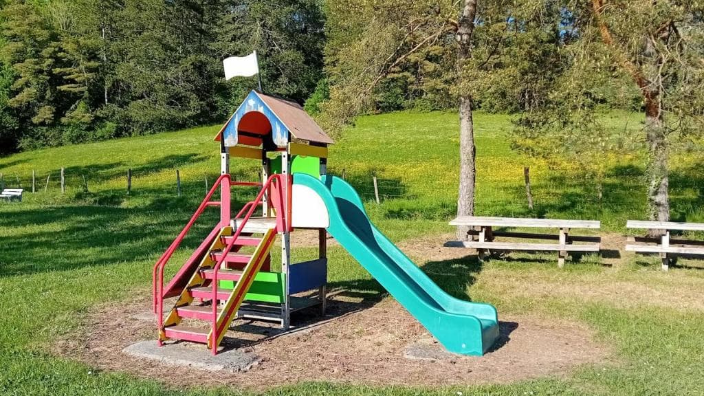 Pêche et nature : votre Tiny House écologique au bord de l'eau