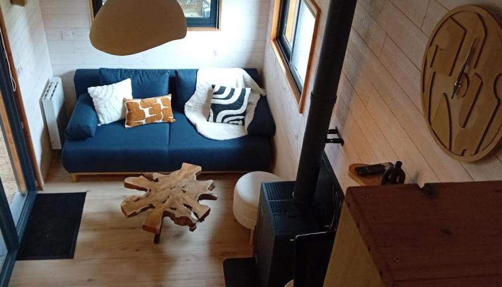 Pêche et nature : votre Tiny House écologique au bord de l'eau